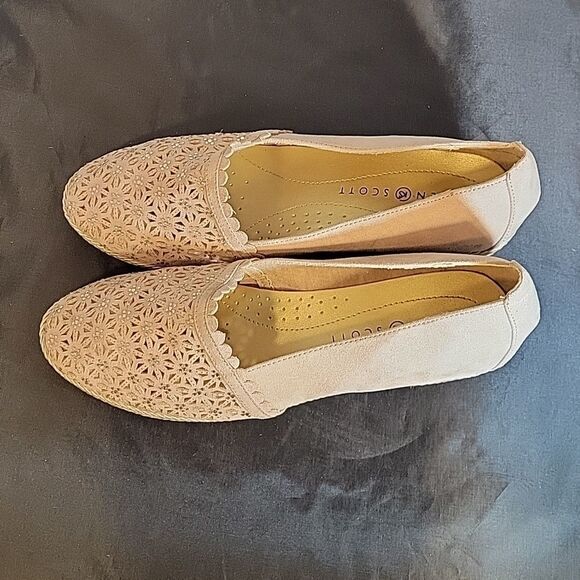 KAREN SCOTT ROUND TOE SLIP-ON RHINESTONES EMBELLISHMENT SUEDE WEDGE SHOE - Picture 7 of 15